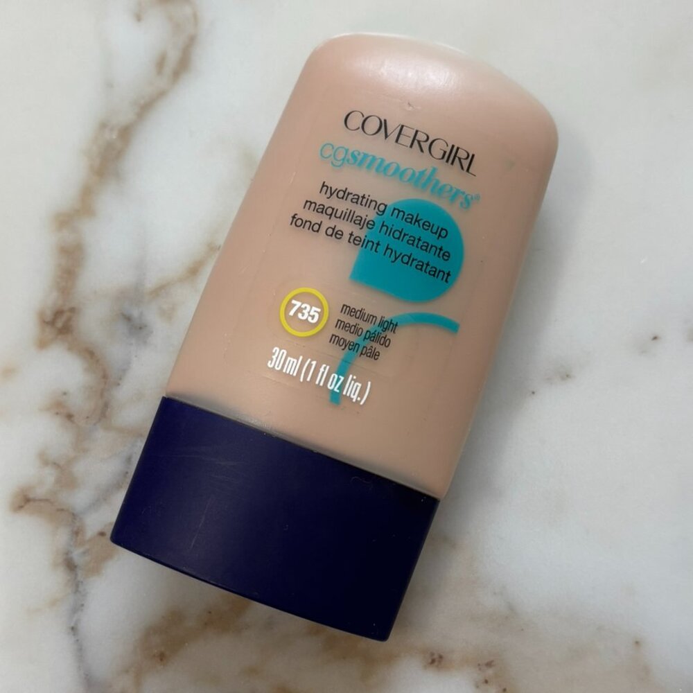 NEW Covergirl CG Smoothers Hydrating Makeup #735 MEDIUM LIGHT - HTF DISCONTINUED